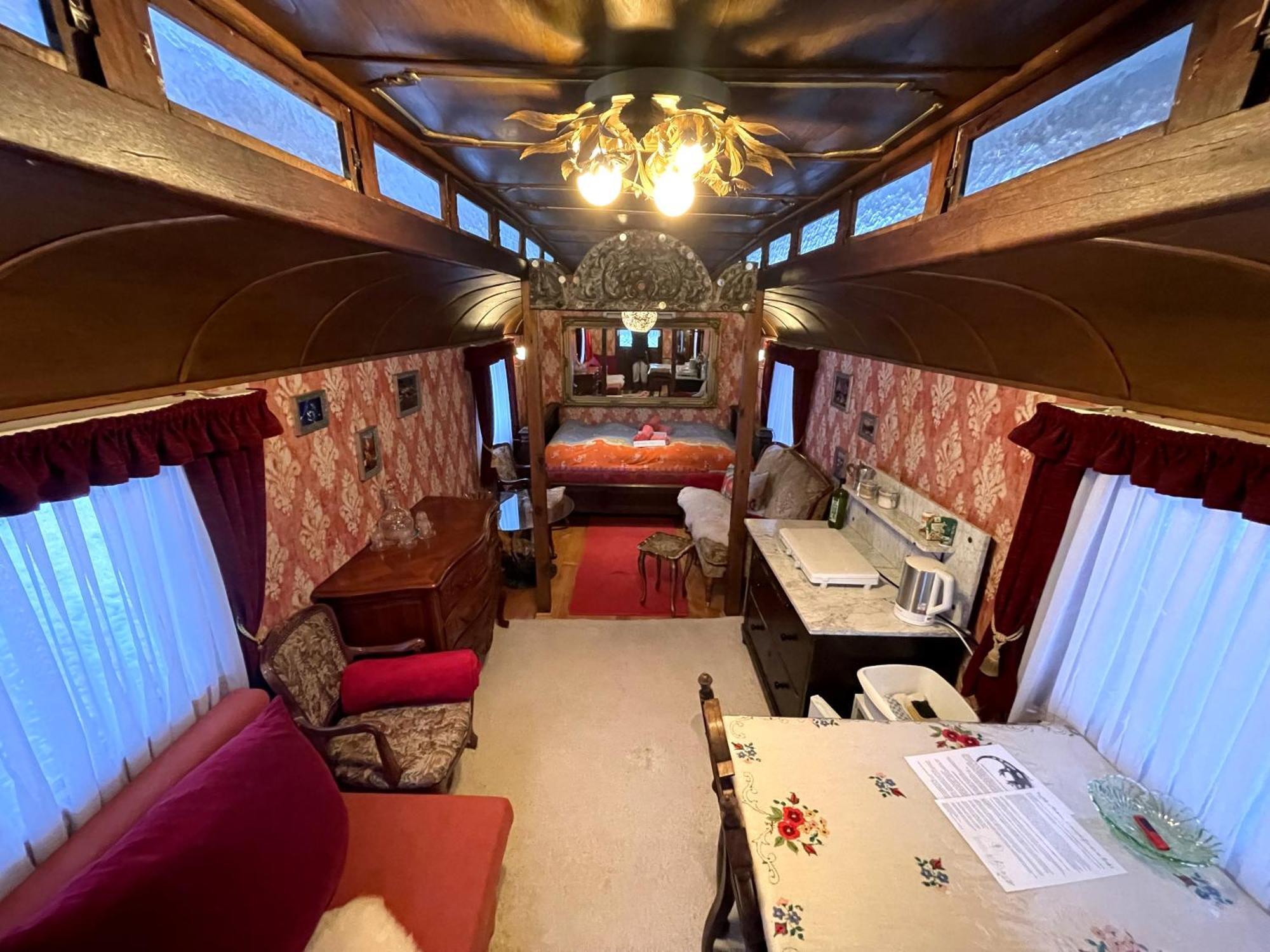 Historischer Zirkuswagen Mit Terrasse Und Blick Ins Gruene Witzenhausen Exterior foto